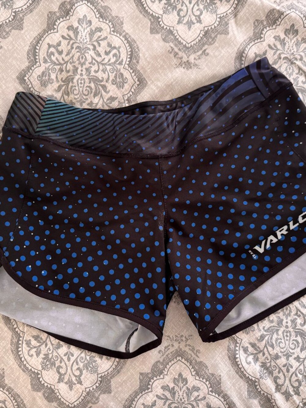 NWT Team Varlo 2026 running shorts